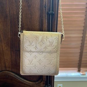 Louis Vuitton Mott CBody